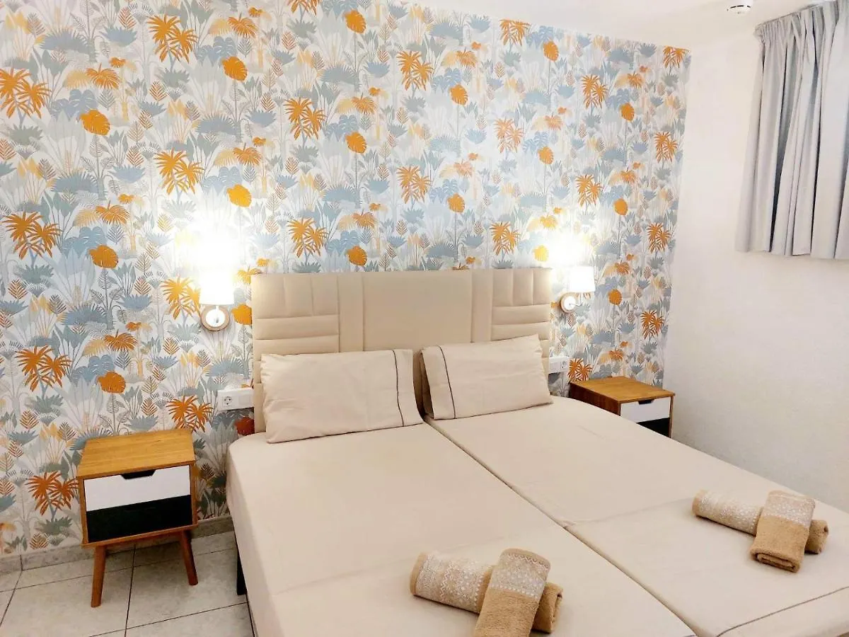 First Line Ocean View Apartment In Los Geranios 阿德耶